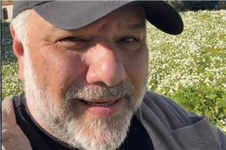 Αρναούτογλου για παρέλαση στο Σύνταγμα: «Βλέπει όλος ο πλανήτης και ένας δεν έβαψε πάλι τις γραμμές»