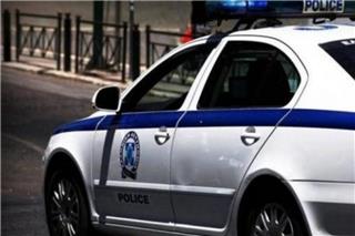 Πάτρα: Ημίγυμνος άνδρας απειλούσε περαστικούς με αντικείμενο