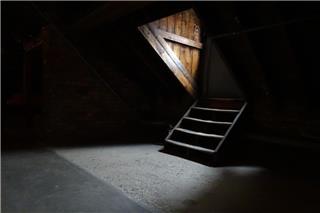 Το σκοτεινό μυστικό του υπογείου: Όταν το μέντιουμ αποκάλυψε την ανατριχιαστική αλήθεια για την εξαφάνιση ενός πατέρα