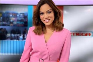 Η Μπάγια Αντωνοπούλου ποζάρει με φουσκωμένη κοιλιά