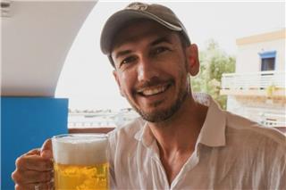 Ήπιε 3 λίτρα μπύρα στο διάλειμμα και απολύθηκε - Aποζημιώθηκε με ... 47.000 ευρώ