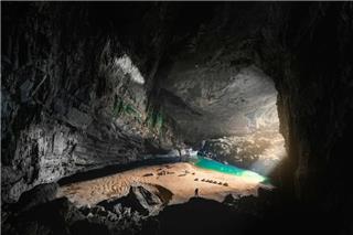 Ανδρας ανακάλυψε τυχαία τη μεγαλύτερη σπηλιά του κόσμου στο Βιετνάμ