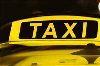 Χωρίς ταξί για τρίτη μέρα -Το πρωί πορεία προς το Μαξίμου, επεισόδιο με απεργοσπάστη