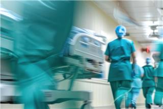 Χαϊδάρι: Εκτός κινδύνου η 13χρονη που έπεσε από το μπαλκόνι Γυμνασίου