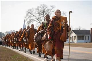 Σρι Λάνκα: Χειροπέδες σε 22 βουδιστές μοναχούς για μεταφορά 110 κιλών ισχυρού είδους κάνναβης