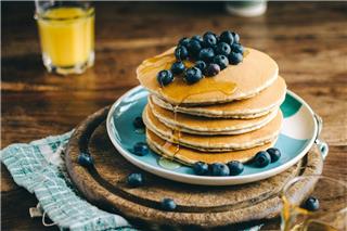 Νέα μελέτη δείχνει ότι μια καθημερινή γλυκιά τροφή μπορεί να αναστέλλει επικίνδυνα βακτήρια