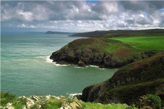 Η εισβολή που πνίγηκε στο κρασί: Όταν 1.400 Γάλλοι κατάδικοι έχασαν από μια... τσουγκράνα