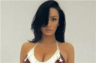 H Μπιάνκα Σενσόρι ξαναχτύπησε με μικροσκοπικό μπικίνι στο Instagram