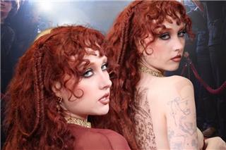 Η πιο σοκ εμφάνιση χτες στα Grammy ήταν της Chappel Roan - θα σε κάνει να κοκκινήσεις!