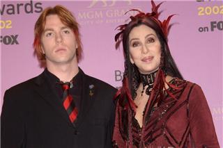 Συνελήφθη ξανά ο γιος της Σερ: Διέρρηξε σπίτι, έκατσε στον καναπέ και κάπνιζε