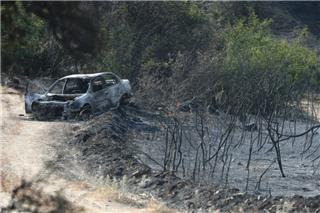 Χωρίς ενεργό μέτωπο η πυρκαγιά στο Ωραιόκαστρο μετά από ολονύχτια μάχη - Κάηκαν επιχειρήσεις, 4 πυροσβέστες στο νοσοκομείο
