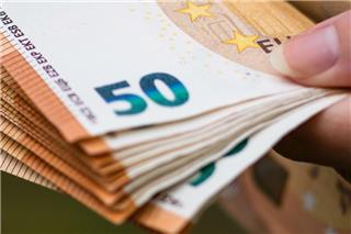 Στις 18 του μήνα τελειώνει ο μισθός για το 62,1% των ελληνικών νοικοκυριών