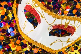 Απόκριες 2026: Πότε πέφτει η Τσικνοπέμπτη και η Καθαρά Δευτέρα