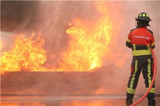 Πανεπιστημιούπολη: Έκαψαν αυτοκίνητο πραγματογνώμονα της τραγωδίας των Τεμπών