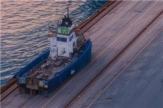 Πειραιάς: Αυτοκίνητο έπεσε στο λιμάνι