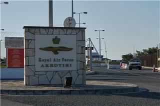 Ηχούν ξανά οι σειρήνες στην Κύπρο: Σηκώθηκαν μαχητικά, εκκενώνονται βάσεις