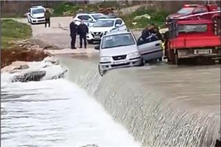 Κακοκαιρία: Οδηγός εγκλωβίστηκε στο ρέμα Μαΐστρου στην Αλεξανδρούπολη - Δείτε βίντεο