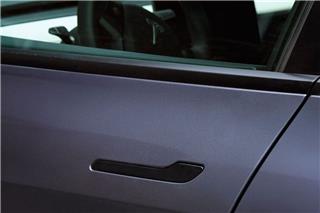 Τέλος στις κρυφές λαβές στις πόρτες ηλεκτρικών αυτοκινήτων