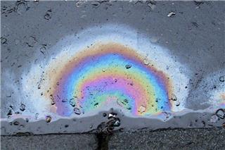 Γιατί το 2026 η ανθρωπότητα παραμένει όμηρος του πετρελαίου;