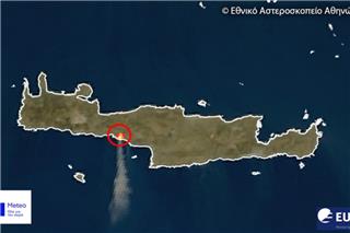 Δορυφορικές εικόνες από τους καπνούς της φωτιάς στην Κρήτη: Έχουν διανύσει περίπου 100 χιλιόμετρα