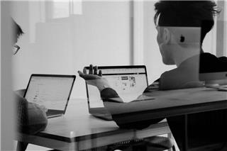 Πάσχα 2026: Ποιοι εργαζόμενοι δικαιούνται προσαύξηση 75% τις ημέρες των αργιών