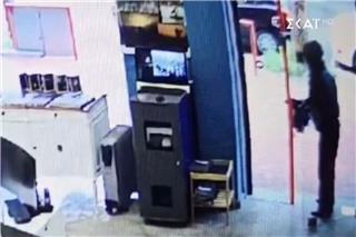 Εξαφάνιση 16χρονης: Νέο βίντεο φέρεται να καταγράφει τη Λόρα στου Ζωγράφου