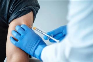 Συναγερμός στην Ελλάδα: Κύμα γρίπης απειλεί έως 2 εκατομμύρια πολίτες