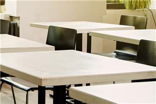 Πύργος: 23χρονος έβαλε «ακουαφόρτε» στις τουαλέτες του πρώην σχολείου του