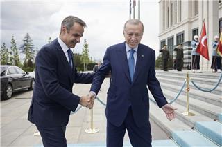 «Θέλουμε ειρήνη και ασφάλεια για εμάς και τους γείτονες μας», δηλώνει ο Ερντογάν λίγη ώρα πριν τη συνάντηση με Μητσοτάκη