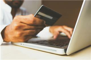 Φθηνά δέματα από Κίνα: «Καπέλο» 3 ευρώ ανά κατηγορία προϊόντος