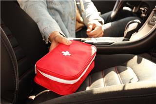 Αλλάζει το φαρμακείο του αυτοκινήτου: Τι πρέπει να περιέχει από τις 18 Ιουνίου