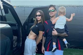 Hailey Bieber: Στο πλευρό του Justin στο Coachella - Βίντεο από τις πρόβες με τον γιο τους