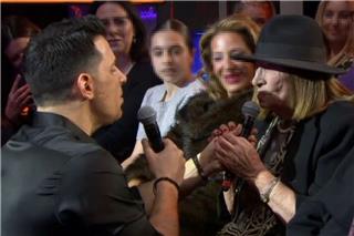 Θοδωρής Φέρρης: Η πρώτη τηλεοπτική εμφάνιση της μητέρας του και το συγκινητικό ντουέτο