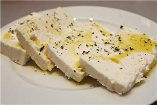 Επίθεση ΗΠΑ στη… φέτα: Γιατί την προστατεύετε; Δεν υπάρχει μέρος με… το όνομα «Φέτα» στην Ευρώπη