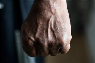 Σήμερα έμαθα: Πώς να σταματήσετε έναν καβγά πριν αρχίσει με το «Μυστικό των 4 Δευτερολέπτων»