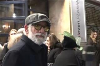 Πέτρος Φιλιππίδης: «Είσαι καλά παιδί μου;» είπε ενοχλημένος σε δημοσιογράφο σε βραδινή του έξοδο