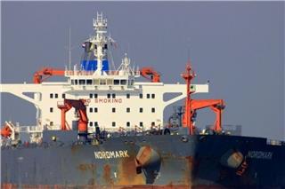 Κυνήγι ρωσικού τάνκερ στη Μάγχη: Ποιο είναι το δεξαμενόπλοιο «Arcusat» και γιατί έπλεε με σημαία ευκαιρίας σαν «Tavian»