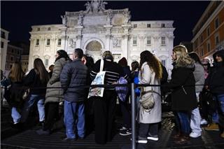 Παρατράγουδα με τα κέρματα τις πρώτες ημέρες εφαρμογής του εισιτηρίου στη Φοντάνα ντι Τρέβι