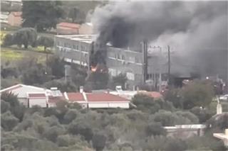 Φωτιά στα Σπάτα σε αποθηκευτικό χώρο καταστήματος αθλητικών ειδών