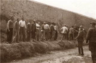 Καισαριανή: Πόσο αποτιμώνται οι 12 φωτογραφίες που θα αγοράσει το Δημόσιο