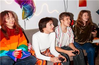 Ξενύχτια και κραιπάλες, ούτε καν: Πώς η Gen Z αλλάζει για πάντα το nightlife