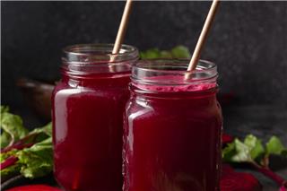 Ο κατακόκκινος χυμός που κάνει θαύματα με μόλις δύο «σφηνάκια»