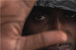 Μαχαίρια, ναρκωτικά και λεφτά στα χέρια του Σουδανού που παρέσυρε και εγκατέλειψε την 16χρονη στη Λιοσίων