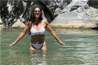 Ναταλία Δραγούμη: Πώς μια topless φωτογραφία σε παραλία της Ύδρας της άνοιξε την πόρτα για δουλειές