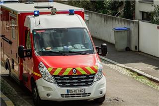 Συναγερμός στις γαλλικές αρχές: Ανδρας επιτέθηκε με μαχαίρι σε επιβάτη που κοιμόταν μέσα στο τρένο