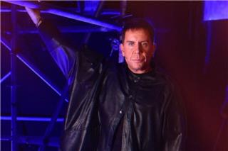 Γιώργος Μαζωνάκης: Ολοκληρώθηκε το χειρουργείο - Τα νεότερα για την υγεία του