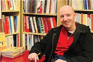 Γιάννης Μπρούζος: Πέθανε σε ηλικία 41 ετών ο συγγραφέας του βιβλίου «24 γράμματα στον γιο μου»