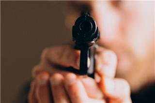 Πυροβολισμοί κατά ανηλίκων στο Αίγιο – Τρία αδήλωτα όπλα και φόβοι για αντίποινα