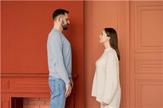 Η σημασία του ύψους στις σχέσεις: Τι προτιμούν οι γυναίκες και τι οι άντρες