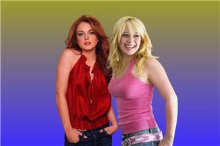 Η Hilary Duff αποκάλυψε πώς τελείωσε η εφηβική διαμάχη της με τη Lindsay Lohan